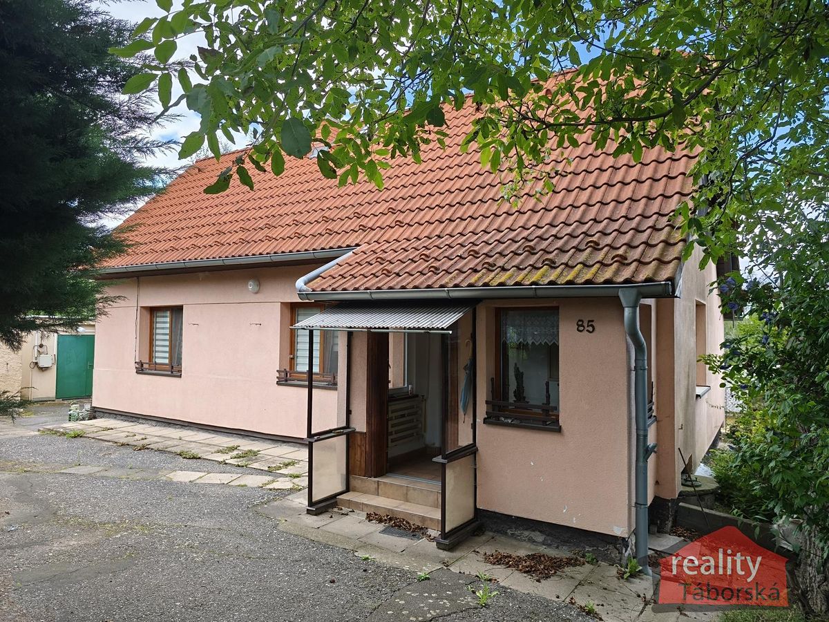 Prodej rodinného domu 100 m², pozemek 722 m²
